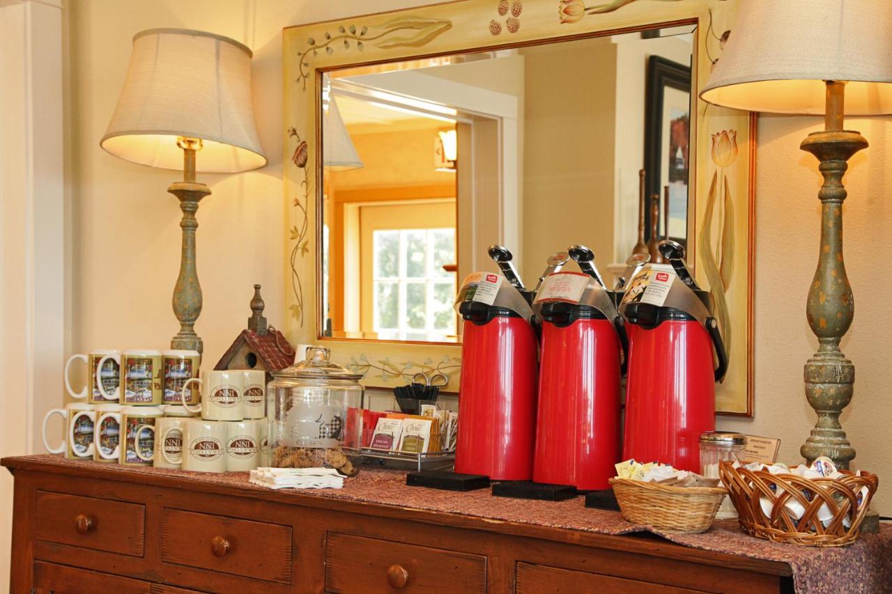 Saratoga Inn لانغلي المظهر الخارجي الصورة