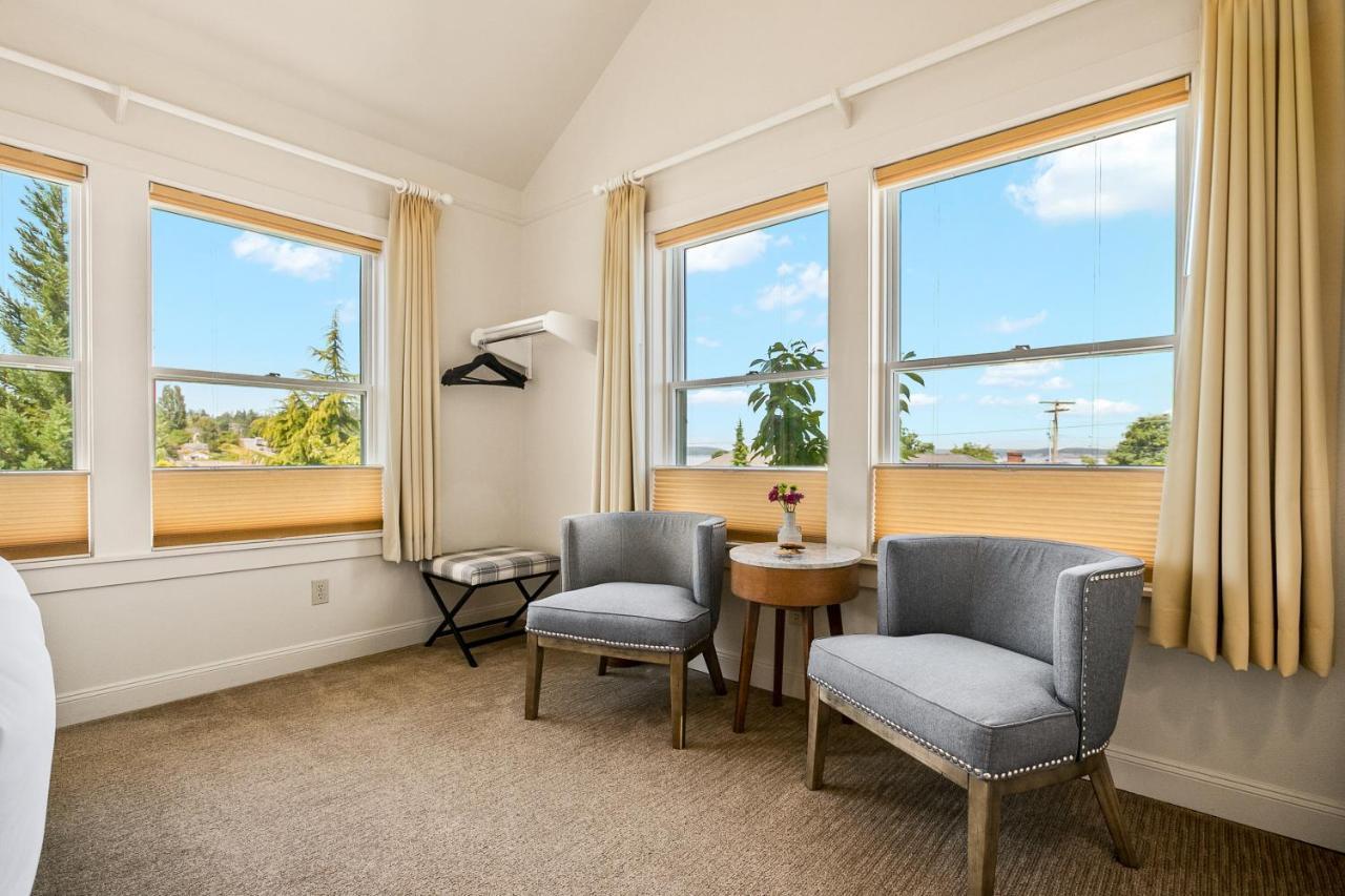 Saratoga Inn لانغلي المظهر الخارجي الصورة