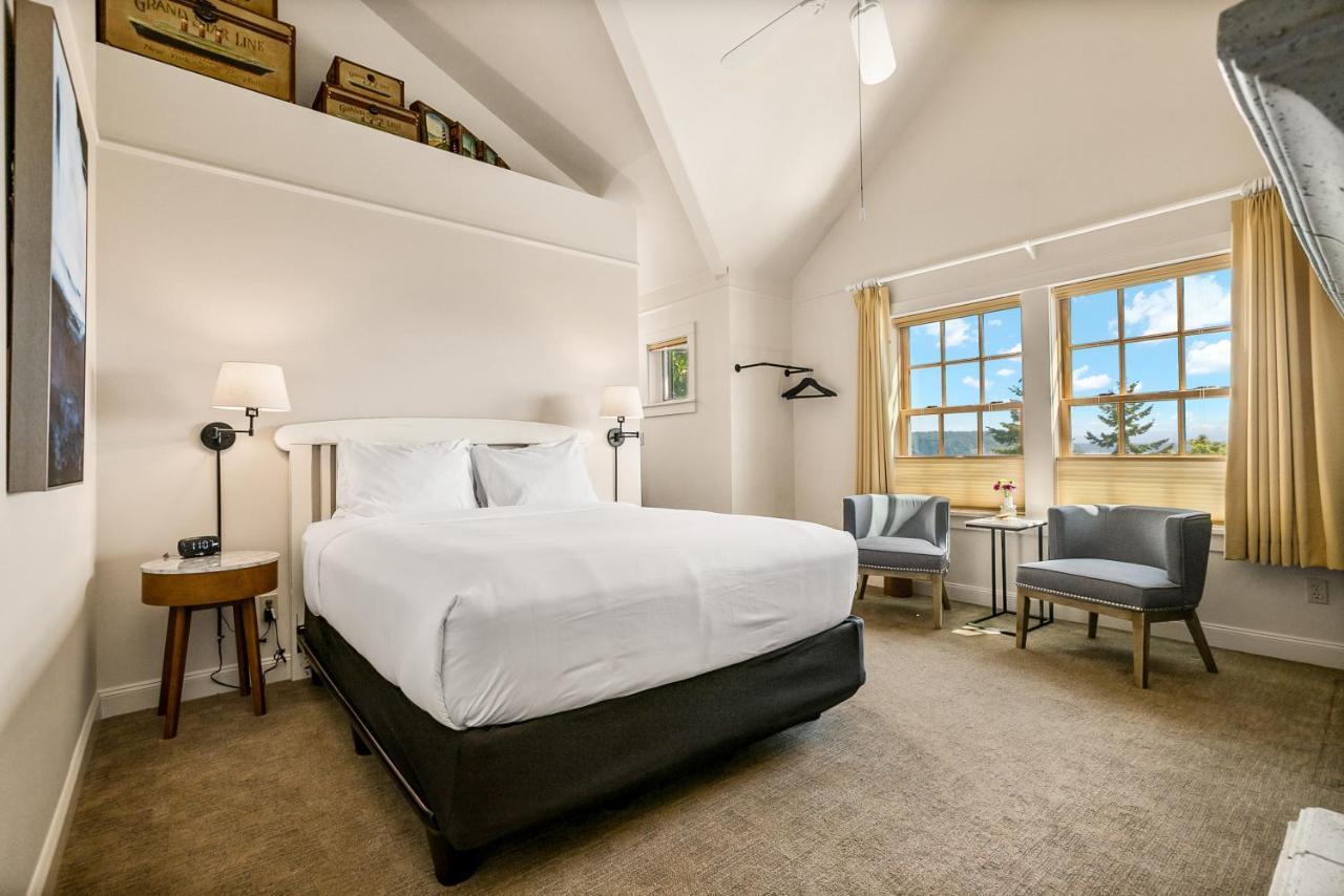 Saratoga Inn لانغلي المظهر الخارجي الصورة