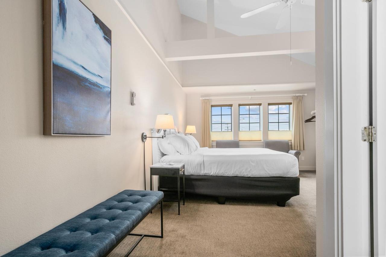 Saratoga Inn لانغلي المظهر الخارجي الصورة